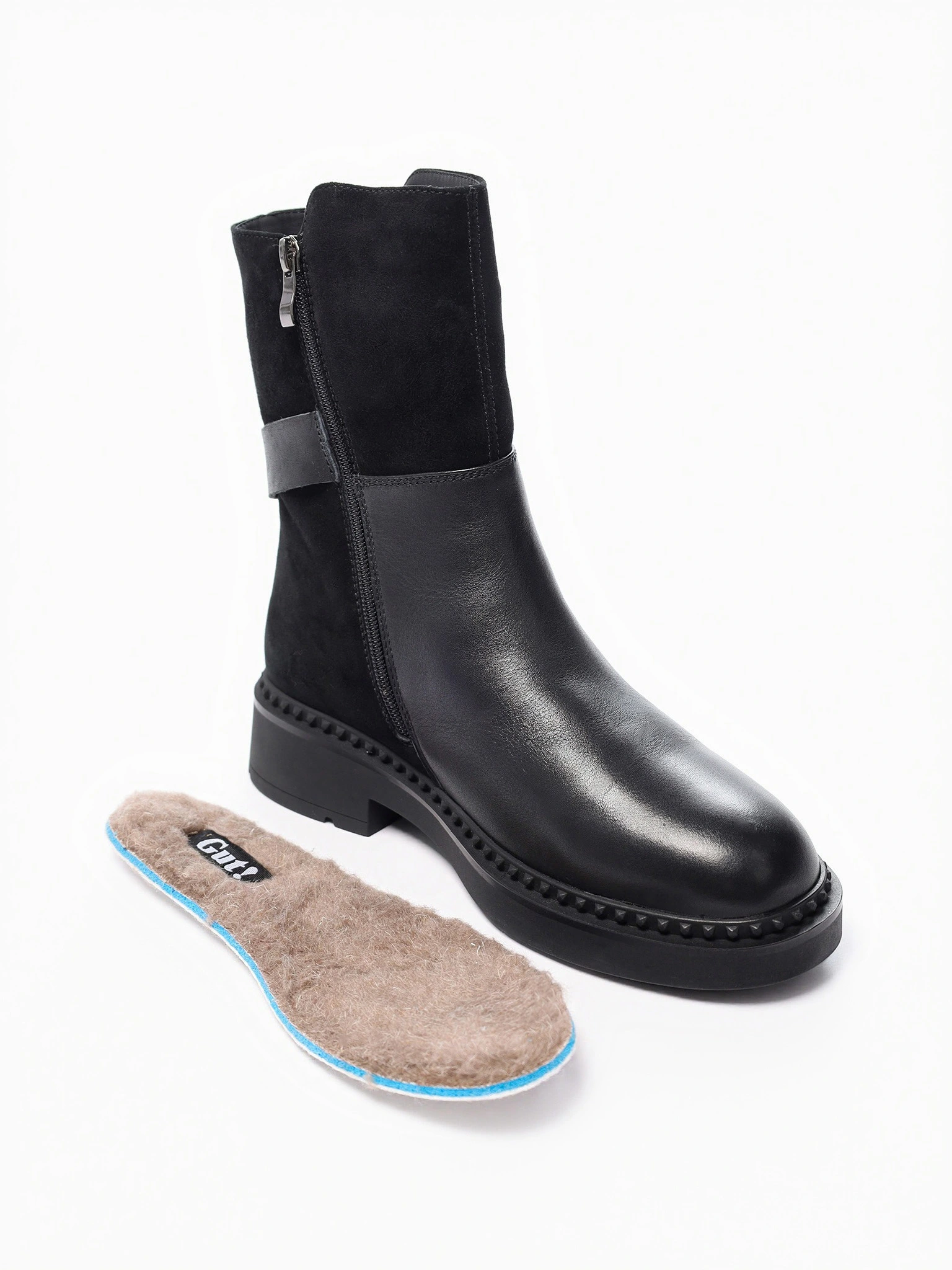 Ботинки комбинированные черного цвета с декоративным ремешком